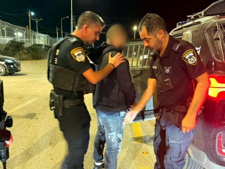 هربا الى أريحا - اعتقال شابين بشبهة الضلوع بجريمة قتل في رهط 
